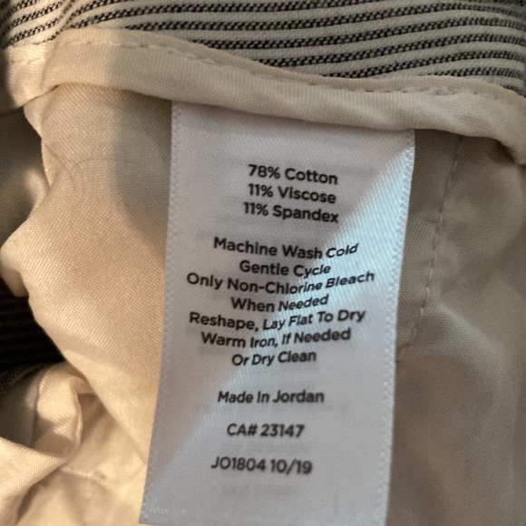 So Cute! Talbots Petite Newport Pant Size 4P. Grey & White Pin Stripe. Preowned - Picture 8 of 8